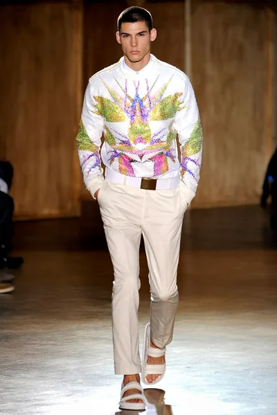 Look 9